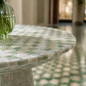 Table basse ronde en coquille de capiz, luxe moderne, pour salon ou chambre, fabriquée à la main au Vietnam - Product Image 3