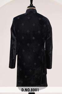 Sherwani Indo-Occidental en Velours Noir Premium pour Garçons, Tenue de Cérémonie Royale, Broderie Détaillée, Travail de Paillettes, Réversible, Spécial - Product Image 2