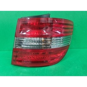 ไฟท้ายมือสอง รุ่น B ด้านขวา A1698202664 - Product Image 1