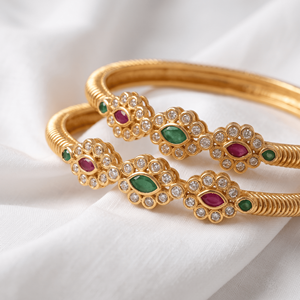ชุดกำไลข้อมือทองคำแบบอินเดียโบราณประดับด้วยพลอยทับทิม มรกต และเพชร CZ สีขาว สำหรับงานแต่งงาน - Product Image 4