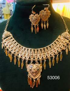 Ensemble collier et boucles d'oreilles pendantes élégants en zircon plaqué or, design feuille tendance pour mariage 53001 - Product Image 6