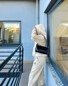 Ensemble de survêtement décontracté pour femmes, 2 pièces, haut zippé et pantalon à taille élastique, survêtement coupe-vent pour femmes, ensemble de survêtement de haute qualité - Product Image 2