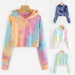 Ensemble court en molleton léger avec sweat à capuche tie-dye et haut long imprimé tie-dye - Product Image 2