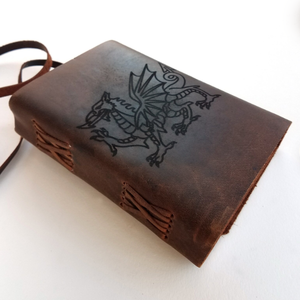 Carnet en cuir Dragon Gallois, personnalisation gratuite, carnet en cuir de buffle vierge 5" x 7" avec choix de papier ligné ou non ligné - Product Image 2