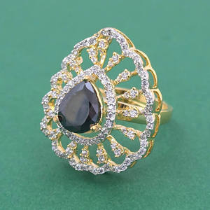 Anillo de Compromiso para Mujer, Elegante y Muy Solicitado, con Circonitas, Engaste de Garra, Chapado en Dos Tonos, Forma de Flor, Diseño Clásico en Racimo - Product Image 1