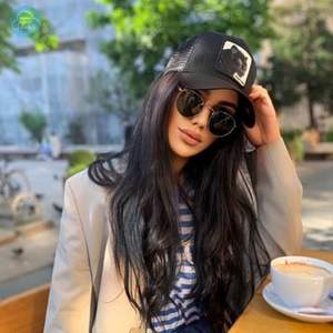 หมวกแก๊ปทรงทรัคเกอร์ 6 แผง ผ้าหนังกลับ ปักโลโก้แบบทอ ปิดด้วยกระดุมแบบ Snap Back สำหรับชายหญิง เหมาะสำหรับใส่ไปชายหาด รับผลิตตามสั่งขายส่ง - Product Image 5