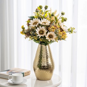 Vase décoratif en métal fait main moderne, porte-fleurs de table haut de gamme pour les intérieurs de la maison et du bureau - Product Image 2