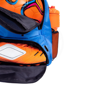 Bolsas de fútbol espaciosas para uso diario con asas resistentes y almacenamiento lateral. - Product Image 6
