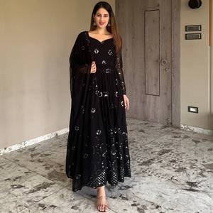 Ensemble de costume Anarkali pour femmes UC1150 Noir Brodé en Georgette Élégant et Stylé - Product Image 3