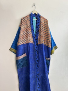 Kimono vintage bohemio de crepé de seda para mujer, bata de noche reciclada. - Product Image 6