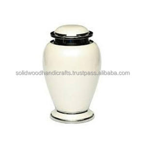 Urnes décoratives en laiton pour adultes Urnes faites à la main pour urnes funéraires masculines et féminines Urnes funéraires de haute qualité - Product Image 4