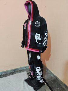 เสื้อฮู้ดดี้สามชิ้นแบบ OEM สไตล์สตรีทแวร์สำหรับผู้ชาย แนวพังก์สุดฮิต ซิปเต็มตัว ปักลาย งานปักคุณภาพสูง แฟชั่นใหม่ 2027 - Product Image 4