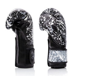 ถุงมือชกมวย FAIRTEX รุ่นล่าสุด คุณภาพพรีเมียมแบบสั่งทำพิเศษ หนังวัวแท้ ปิดแบบตีนตุ๊กแก - Product Image 3