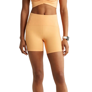 Shorts Deportivos de Nailon y Spandex Personalizados al por Mayor para Mujer, Fabricante de Shorts para Correr, Yoga, Gimnasio y Entrenamiento - Product Image 1