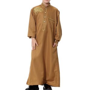 Qamis islamique ethnique modeste pour hommes, à manches longues, longueur cheville, respirant, personnalisable, fabriqué sur mesure, avec faible MOQ - Product Image 2