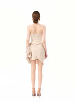 Ensemble bralette sans bretelles en dentelle florale et jupe drapée à motif rose - Tenue de vacances tendance dans la collection SUMMER DAWN, marque locale vietnamienne