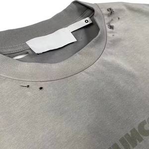 Camiseta Oversize Desgastada con Efecto Deslavado, Estilo Vintage Grunge con Detalles Rotos, Streetwear, Logotipo Personalizado, Unisex, Casual, Calidad Premium - Product Image 3