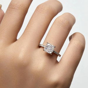 Bague de fiançailles élégante en or blanc massif 14K 18K avec diamant de laboratoire taille coussin et design demi-éternité, bague pavée, bague de mariée - Product Image 5