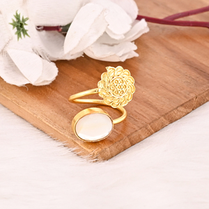 Stylish Mother of Pearl Brass <b>Ring</b> for Women Gold Plated <b>Adjustable</b> Fashion Jewelry - Product Image 2