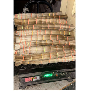 Pinceau en Fibres Naturelles de Corne d'Animaux Polies et Organiques (Queue de Buffle) pour Teinture Capillaire – Haute Qualité, Imperméable, Idéal pour Cadeau d'Affaires - Product Image 1