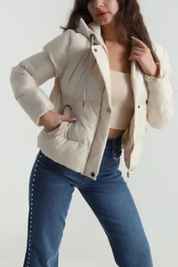 Nouvelle conception 2024 – Blouson matelassé coupe-vent décontracté pour femme, respirant, de haute qualité, chaud, en toile, peau de mouton et nylon pour l'hiver - Product Image 3