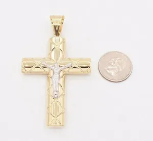 Colgante de Cruz con Crucifijo de Jesús de 3.25 Pulgadas, Corte Diamante, Moissanita, Oro Amarillo y Blanco de 10K, Amuleto Religioso - Product Image 2