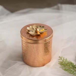 Portavelas Decorativo de Metal Antiguo para Velas de Té, Ideal para Decoración de Sala de Estar y Mesa de Comedor - Product Image 3