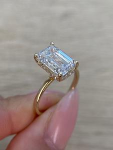 Anillo de compromiso con halo oculto de 6.10 CT con corte esmeralda, cultivado en laboratorio, certificado IGI F-VVS2, anillo de oro macizo de 18k, anillo con diamante de laboratorio - Product Image 1