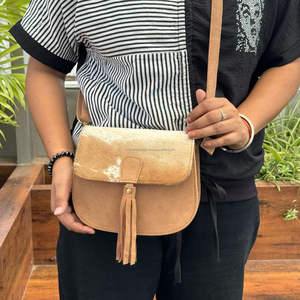 2025 Wholesale Hot Large Capacity Genuine Suede Leather Tassel <b>Crossbody</b> Messenger <b>Bag</b> for Women's Cowhide Shoulder Handbags - Product Image 4