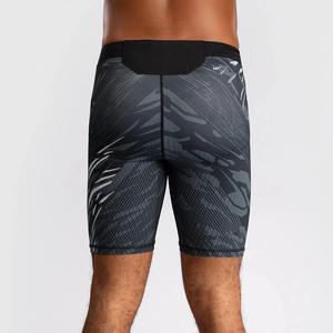 Pantalones cortos sublimados con un llamativo detalle de estampado completo, cintura elástica y acabado suave para mayor comodidad en todas las estaciones. - Product Image 4