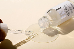 [SM Industries] Sérum Éclaircissant Anti-Taches, Essence Éclaircissante pour le Visage, Sérum Purifiant Anti-Taches - Product Image 3
