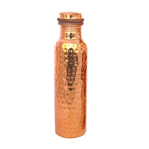 Bouteille d'eau en cuivre martelé poli, moderne, sans joint, étanche, pour les bienfaits ayurvédiques pour la santé - Product Image 1