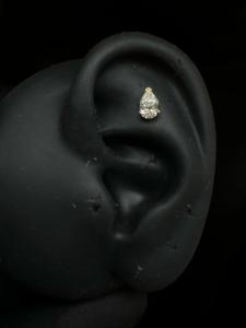 Labret Solitaire en Diamant Poire avec Design à Filetage Externe pour Piercing Daith, Hélix et Bijoux d'Oreille - Product Image 5