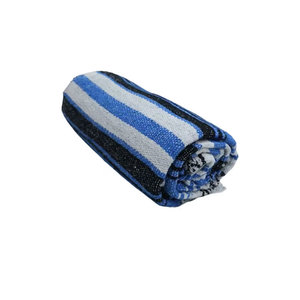 Manta Moderna Azul Cielo, Ligera y Acogedora, para Decoración de Sala de Estar y Dormitorio - Product Image 1