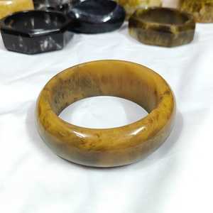 Brazalete Clásico de Cuerno con Patrón de Ágata, Joyería de Moda Unisex, Forma Redonda, Color Sólido, Material Natural - Product Image 1