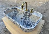 Vasque de salle de bain de luxe moderne en marbre Calacatta Viola cannelé irrégulier avec drain, pour hôtels et entrepôts