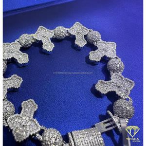 Pulsera de Moissanita con Cruz Religiosa Premium, Elaborada con Piedras VVS Engastadas a Mano y Acabado en Oro Blanco, Joyería de Lujo Inspirada en la Fe - Product Image 3