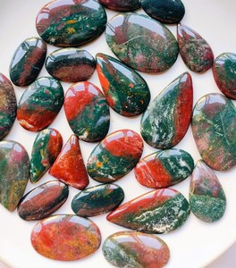 Cabochon de Bloodstone Massif Vert Rouge Pierre Naturelle Gemme en Gros Formes Mixtes Polies Pierres de Bloodstone en Vrac - Product Image 4