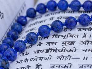 Collar Mala de 108 Cuentas de Lapislázuli Natural de Sigma Exports, con Cuentas de Plata Alemana Anudadas, para Meditación, Yoga, Oración, Joyería Unisex - Product Image 4