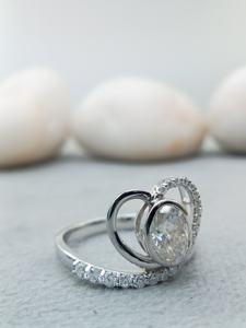 Anillo de Compromiso y Boda Clásico Unisex de Lujo en Oro Sólido de 14K con Diamante de Laboratorio VVS de 2 Quilates, Corte Ovalado, con Certificado IGI - Product Image 3