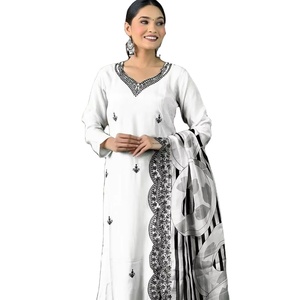 Femme Viscose soie romaine imprimé tissu coupe droite col en V Kurti robe grande taille Salwar Kurtis vente exportateurs - Product Image 1