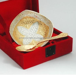 Ensemble de manchons de bouteille de vin en laiton plaqué or de luxe, support de bouteille de vin sculpté floral royal pour cadeaux festifs et décoration d'hôtel - Product Image 4