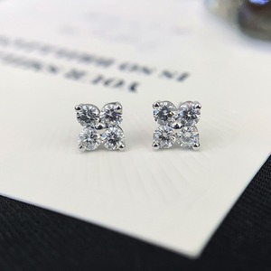 Boucles d'oreilles de luxe en argent 925 avec moissanite taille brillant rond, sertissage griffe, bijoux de mode classiques pour femme, idéales pour les fiançailles - Product Image 2