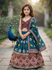 ชุดเลเฮนกาโชลีสำหรับเด็กผู้หญิง แฟชั่นสไตล์อินเดีย ชุดพื้นเมือง ผ้าเรยอน ยาวคลุมเท้า พิมพ์ลายดิจิทัล สำหรับงานเทศกาลและงานปาร์ตี้ - Product Image 5