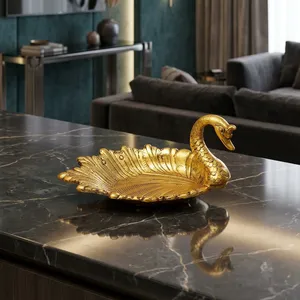Plateau de service décoratif de luxe en laiton, motif paon/cygne, avec motif de plumes complexe, finition or antique, plateau à bibelots en métal - Product Image 5