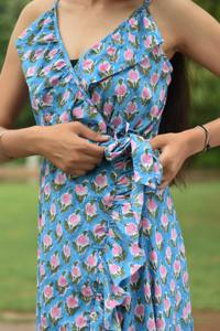 Robe midi trapèze en coton écologique pour femme, col en V, imprimé léopard doux, design portefeuille, respirante, idéale pour les voyages et le quotidien - Product Image 2