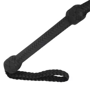 Fusta ecuestre de alto rendimiento, flexible y duradera, con agarre seguro para entrenamiento y disciplina ecuestre. - Product Image 6