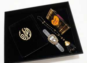 Coran sacré avec tasbih et compteur numérique dans un coffret cadeau noir, calligraphie dorée, design arabe, présentation élégante, autres articles vestimentaires - Product Image 5