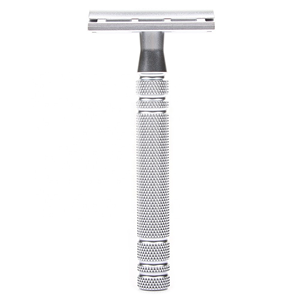Maquinilla de Afeitar de Seguridad Premium Plateada con Cabezal de Latón y Mango Metálico para Hombre, con Opciones de Personalización de Marca - Product Image 1