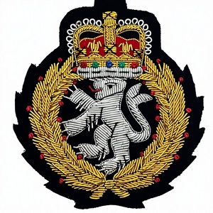 ตราสัญลักษณ์สั่งทำพิเศษรูปสิงโตกำลังดุร้าย ปักด้วยด้ายโลหะสีเงินและสีทอง 3 มิติ พร้อมมงกุฎราชวงศ์ งานปักมือสุดหรูหรา - Product Image 1